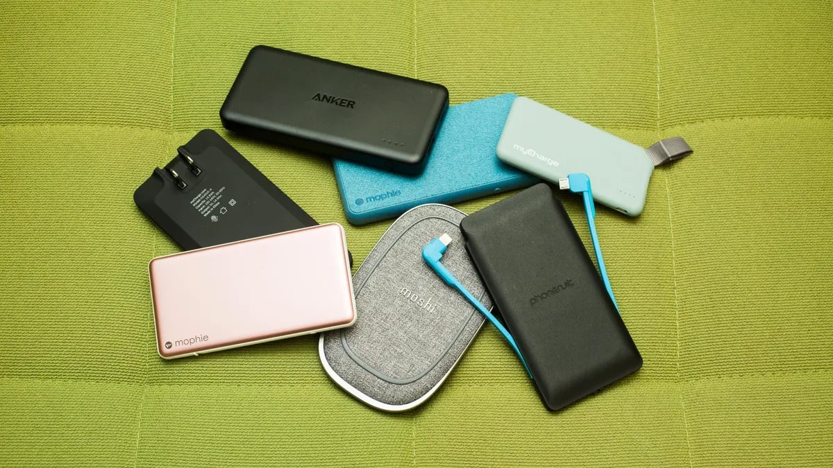 Various portable battery chargers for iPhone