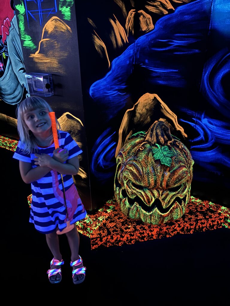 Mionster MiniGolf jack-o-lantern