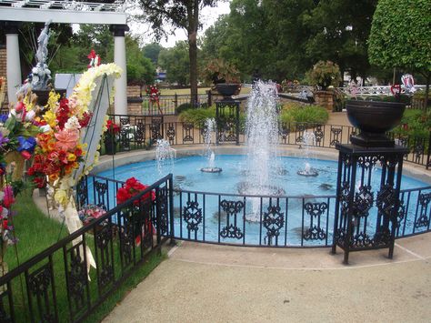 the meditation garden at Graceland