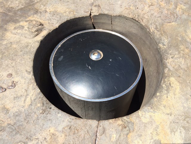 button to activate the splash pads