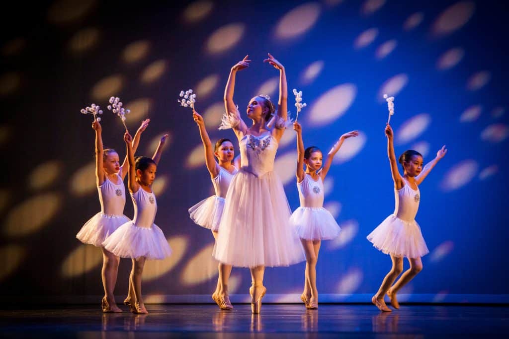 Snow-Queen-and-Fairies-ballet