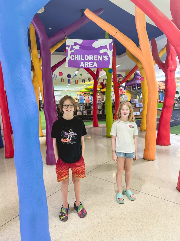 kids indoors in the Memphis library