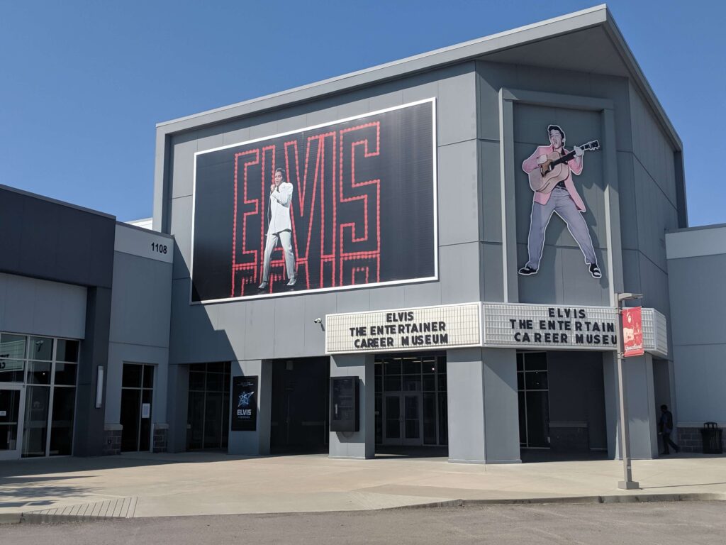 Entertainer career museum at Graceland