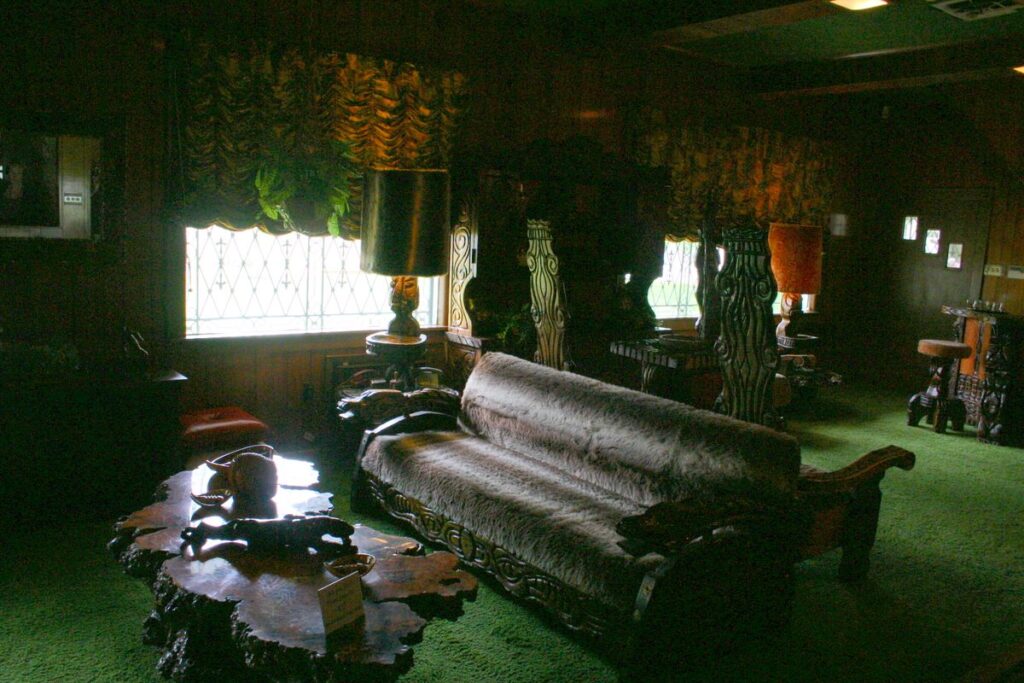 jungle room at Graceland